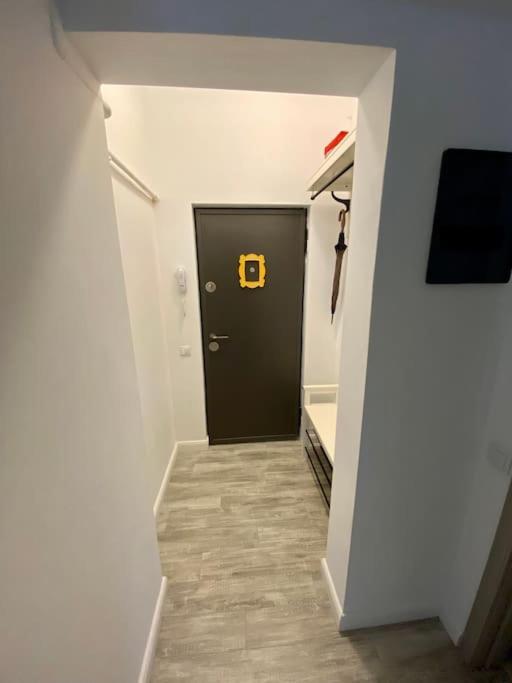 Cozy Central Apartment With 2 Rooms ブカレスト エクステリア 写真